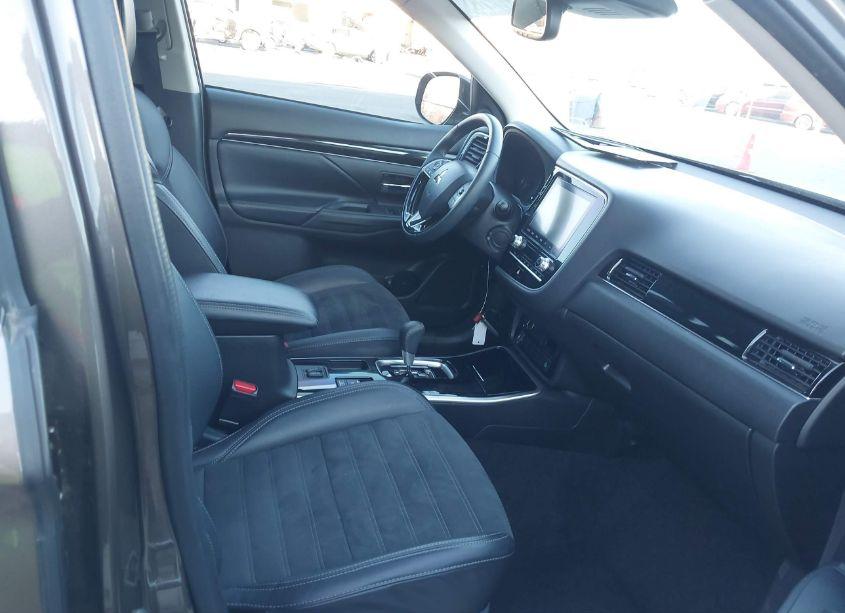 Photo 5 of 2020 Mitsubishi Outlander SE 2.4 (VIN JA4AD3A34LZ039882)