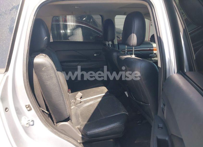 Photo 8 of 2014 Mitsubishi Outlander SE (VIN JA4AD3A35EZ001502)