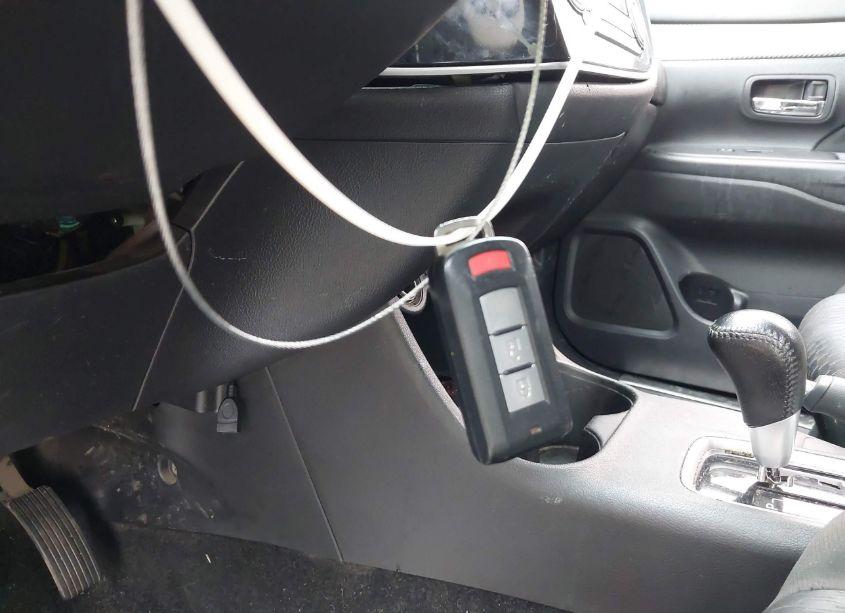 Photo 11 of 2014 Mitsubishi Outlander SE (VIN JA4AD3A35EZ018199)