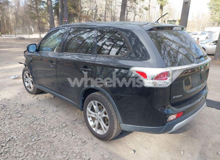 Photo 3 of 2015 Mitsubishi Outlander SE (VIN JA4AD3A35FZ001033)
