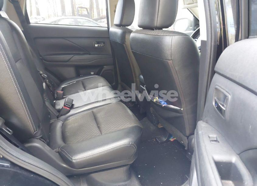 Photo 8 of 2015 Mitsubishi Outlander SE (VIN JA4AD3A35FZ001033)