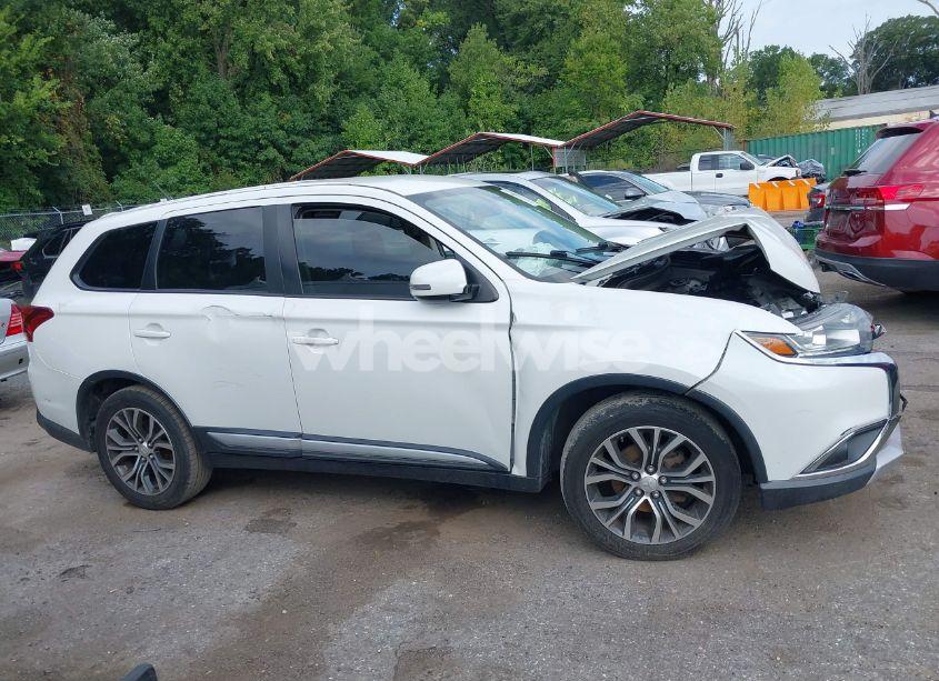 Photo 13 of 2016 Mitsubishi Outlander SE/SEL (VIN JA4AD3A35GZ007125)