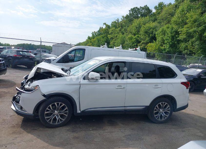 Photo 14 of 2016 Mitsubishi Outlander SE/SEL (VIN JA4AD3A35GZ007125)