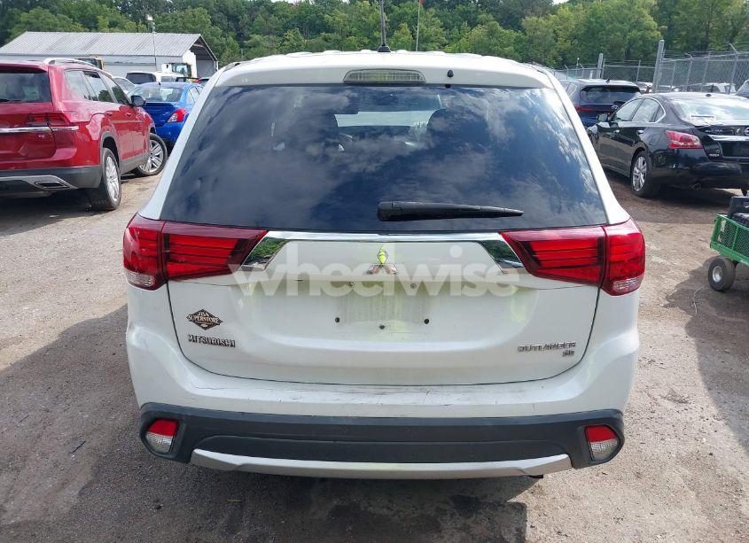 Photo 16 of 2016 Mitsubishi Outlander SE/SEL (VIN JA4AD3A35GZ007125)