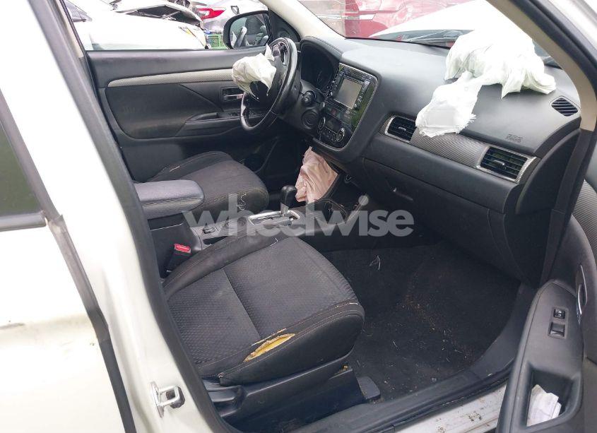 Photo 5 of 2016 Mitsubishi Outlander SE/SEL (VIN JA4AD3A35GZ007125)