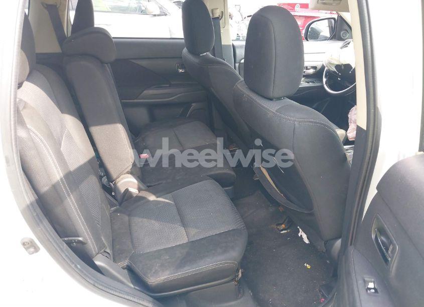 Photo 8 of 2016 Mitsubishi Outlander SE/SEL (VIN JA4AD3A35GZ007125)