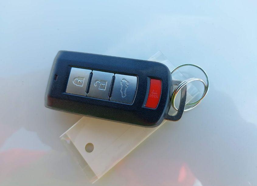 Photo 11 of 2016 Mitsubishi Outlander SEL (VIN JA4AD3A35GZ047494)