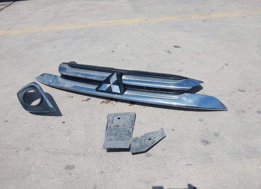 Photo 12 of 2016 Mitsubishi Outlander SEL (VIN JA4AD3A35GZ047494)