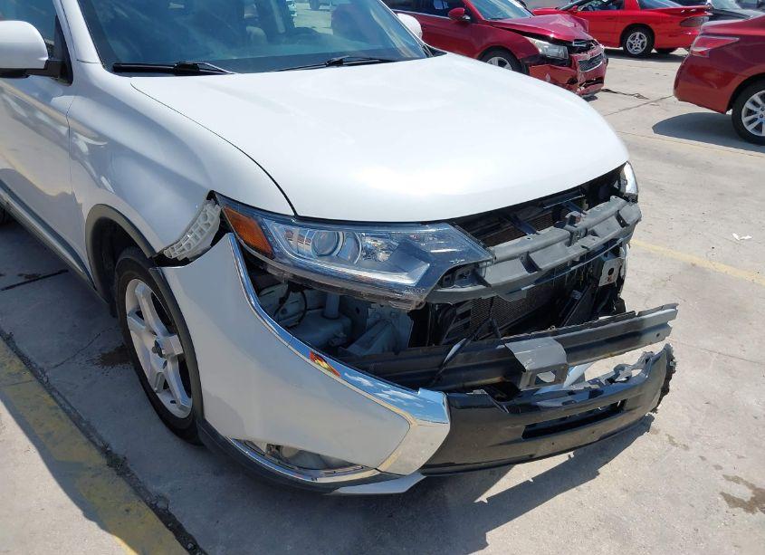 Photo 18 of 2016 Mitsubishi Outlander SEL (VIN JA4AD3A35GZ047494)