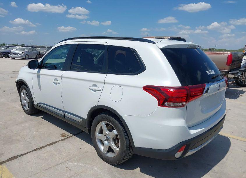 Photo 3 of 2016 Mitsubishi Outlander SEL (VIN JA4AD3A35GZ047494)