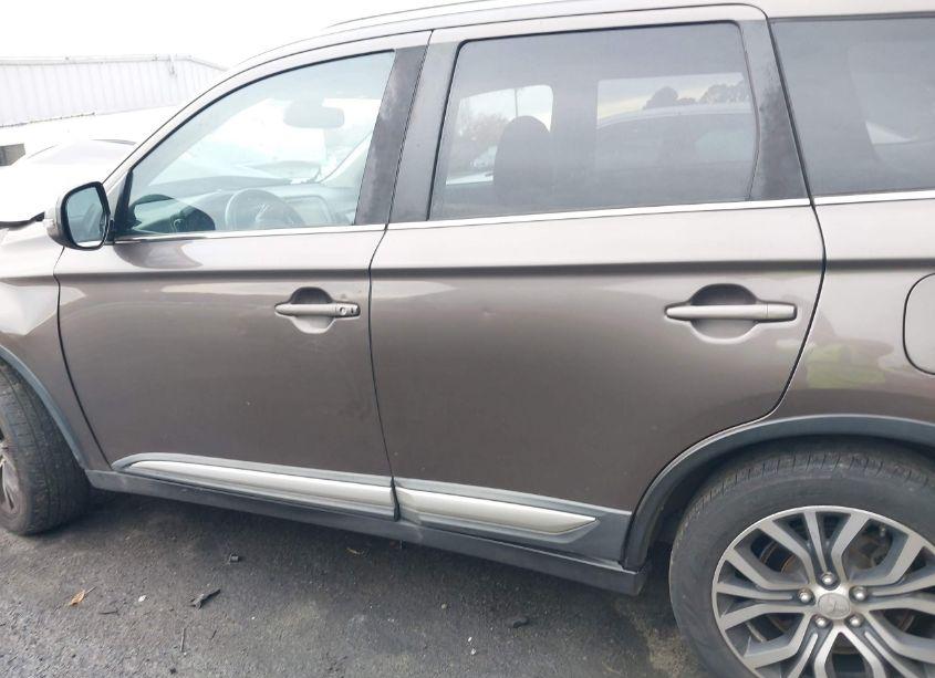 Photo 14 of 2017 Mitsubishi Outlander SE/SEL (VIN JA4AD3A35HZ029515)