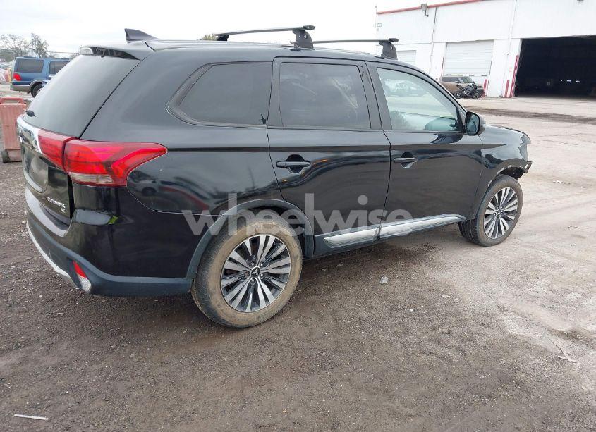Photo 4 of 2017 Mitsubishi Outlander SE (VIN JA4AD3A35HZ040448)