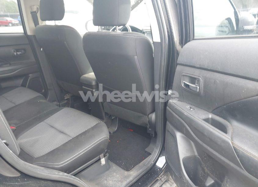 Photo 8 of 2017 Mitsubishi Outlander SE (VIN JA4AD3A35HZ068962)