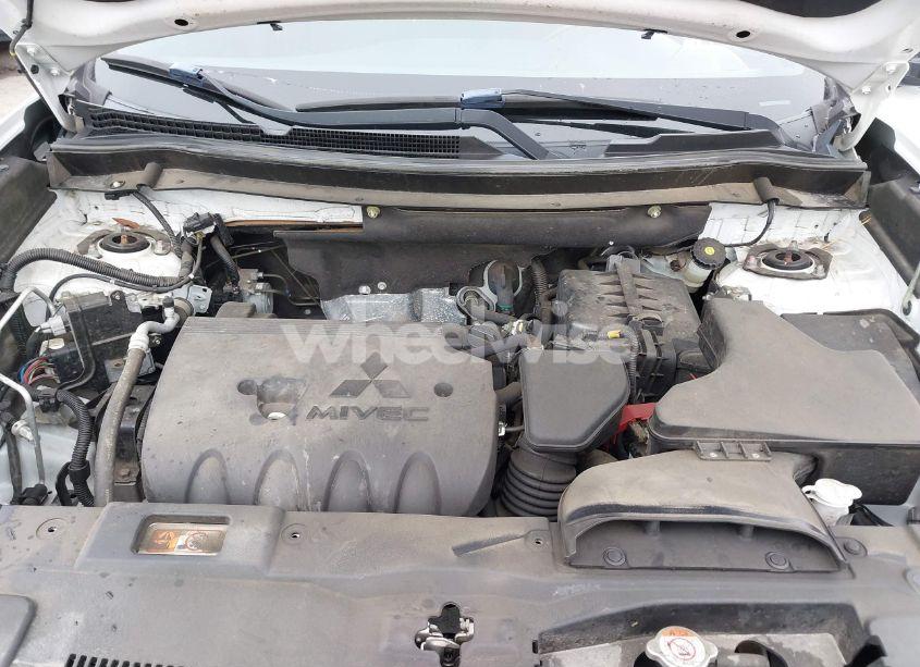 Photo 10 of 2018 Mitsubishi Outlander LE (VIN JA4AD3A35JZ060351)