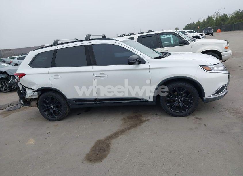 Photo 14 of 2018 Mitsubishi Outlander LE (VIN JA4AD3A35JZ060351)