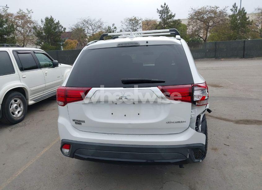 Photo 17 of 2018 Mitsubishi Outlander LE (VIN JA4AD3A35JZ060351)