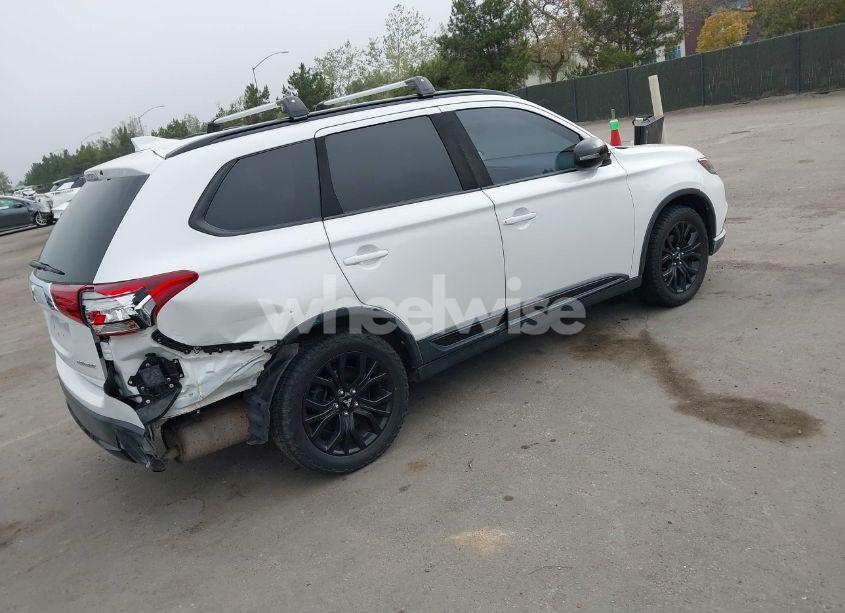 Photo 4 of 2018 Mitsubishi Outlander LE (VIN JA4AD3A35JZ060351)