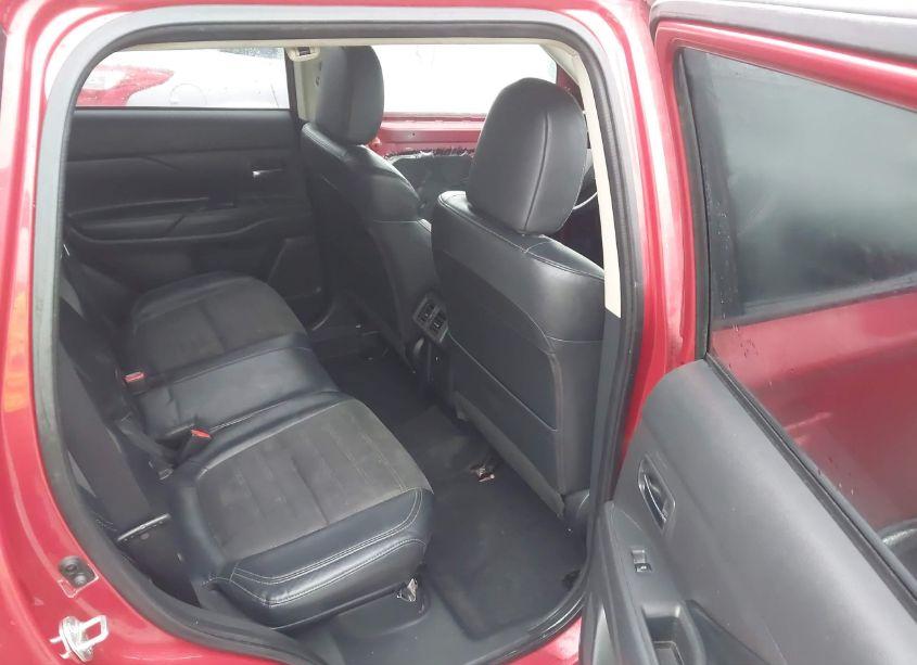 Photo 8 of 2019 Mitsubishi Outlander SE (VIN JA4AD3A35KZ043602)