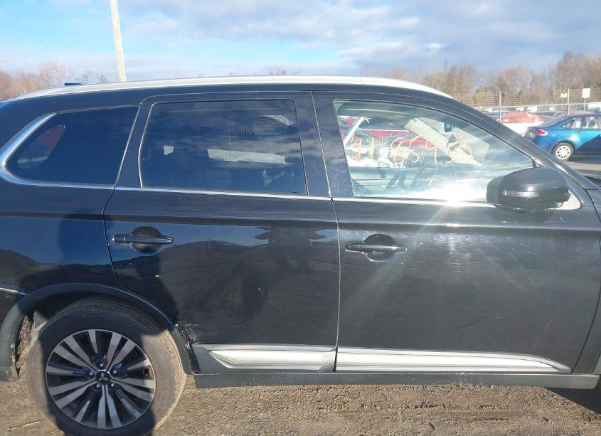 Photo 13 of 2019 Mitsubishi Outlander SEL (VIN JA4AD3A35KZ051280)