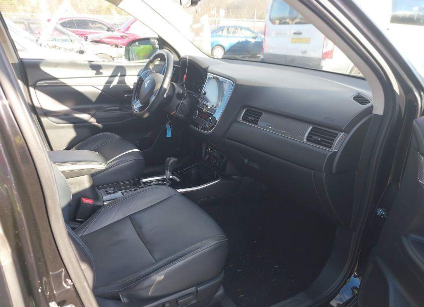 Photo 5 of 2019 Mitsubishi Outlander SEL (VIN JA4AD3A35KZ051280)