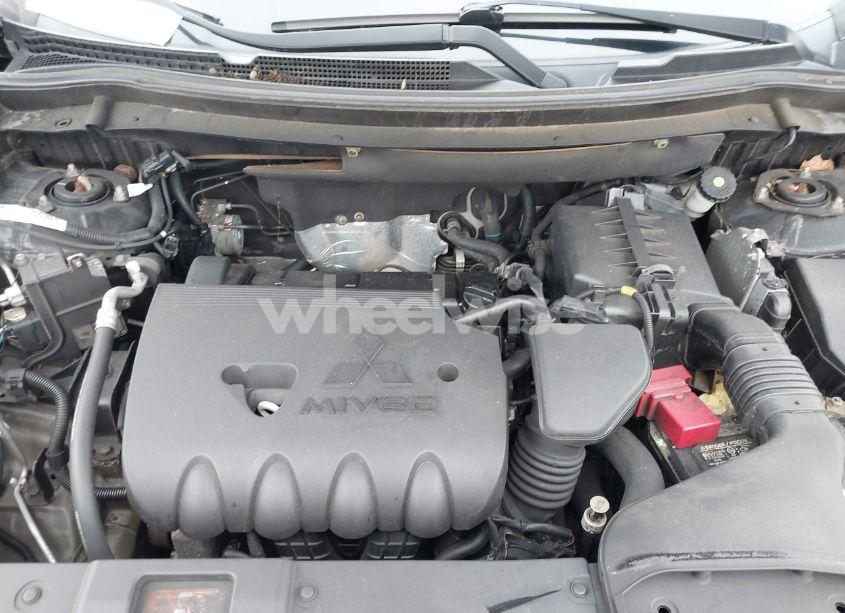 Photo 10 of 2015 Mitsubishi Outlander SE (VIN JA4AD3A36FZ002806)