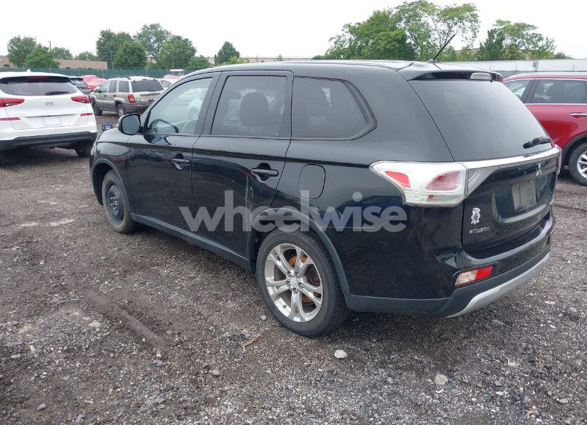 Photo 3 of 2015 Mitsubishi Outlander SE (VIN JA4AD3A36FZ002806)