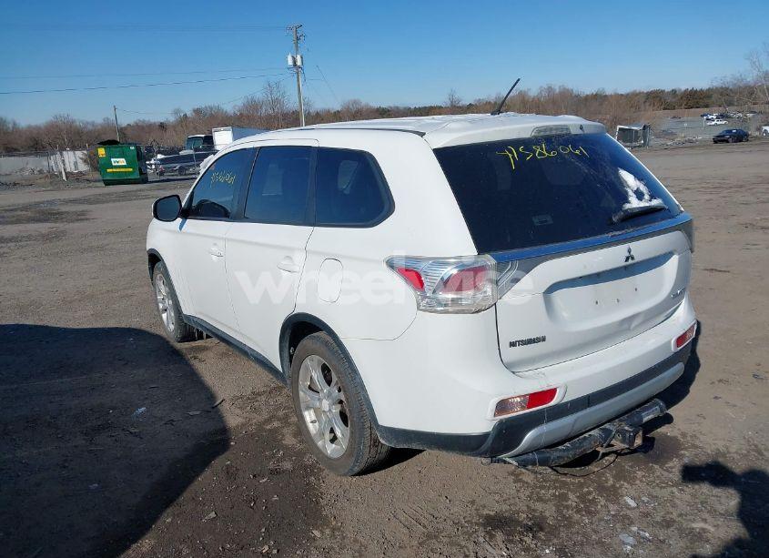 Photo 3 of 2015 Mitsubishi Outlander SE (VIN JA4AD3A36FZ002918)