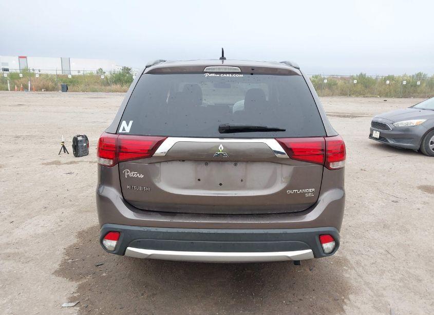 Photo 15 of 2016 Mitsubishi Outlander SEL (VIN JA4AD3A36GZ006825)