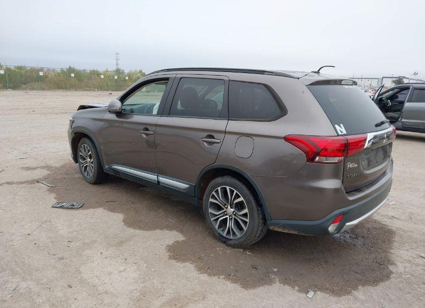 Photo 3 of 2016 Mitsubishi Outlander SEL (VIN JA4AD3A36GZ006825)
