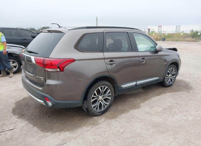 Photo 4 of 2016 Mitsubishi Outlander SEL (VIN JA4AD3A36GZ006825)