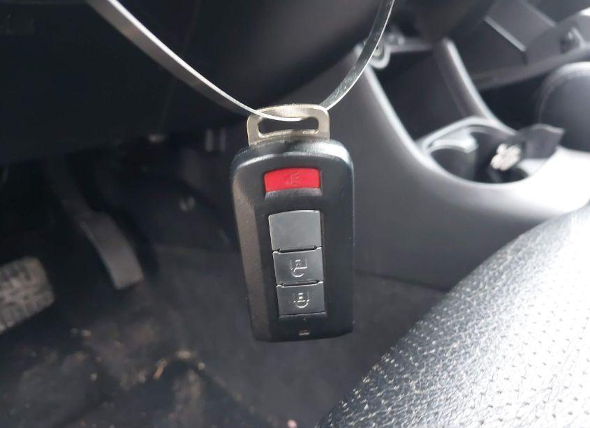 Photo 11 of 2016 Mitsubishi Outlander SE/SEL (VIN JA4AD3A36GZ010826)