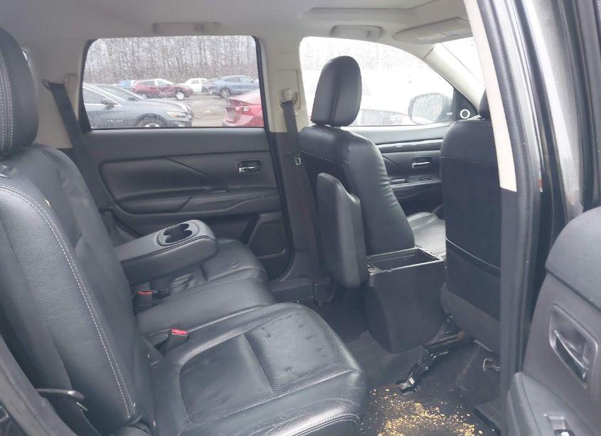 Photo 8 of 2016 Mitsubishi Outlander SE/SEL (VIN JA4AD3A36GZ010826)