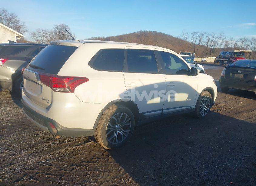 Photo 4 of 2016 Mitsubishi Outlander SE (VIN JA4AD3A36GZ020286)