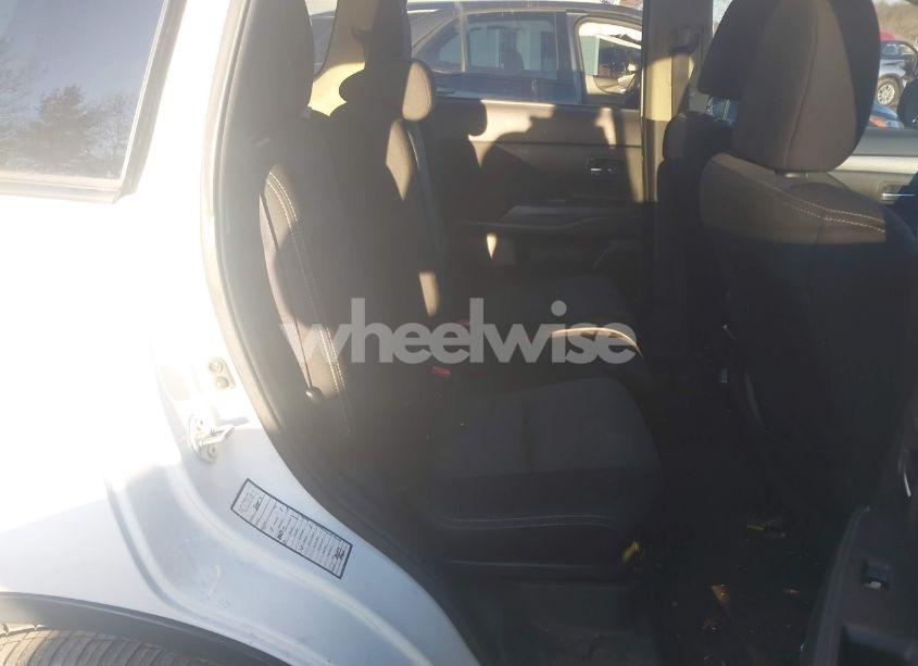 Photo 8 of 2016 Mitsubishi Outlander SE (VIN JA4AD3A36GZ020286)