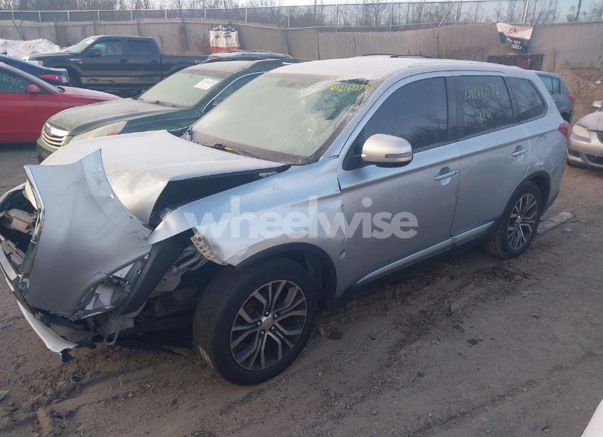 Photo 2 of 2016 Mitsubishi Outlander SE (VIN JA4AD3A36GZ032941)