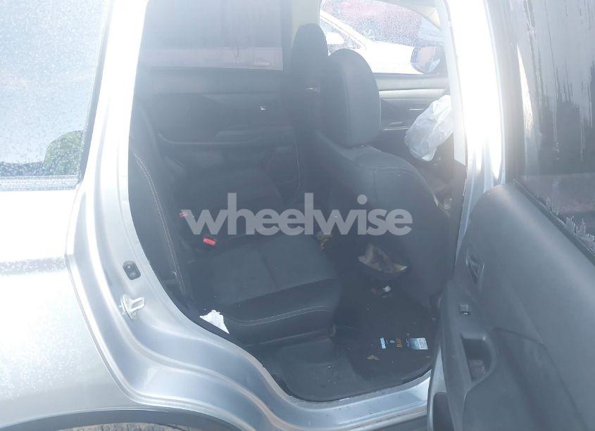 Photo 8 of 2016 Mitsubishi Outlander SE (VIN JA4AD3A36GZ032941)