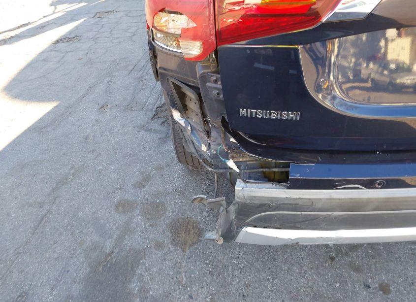 Photo 12 of 2016 Mitsubishi Outlander SEL (VIN JA4AD3A36GZ062179)