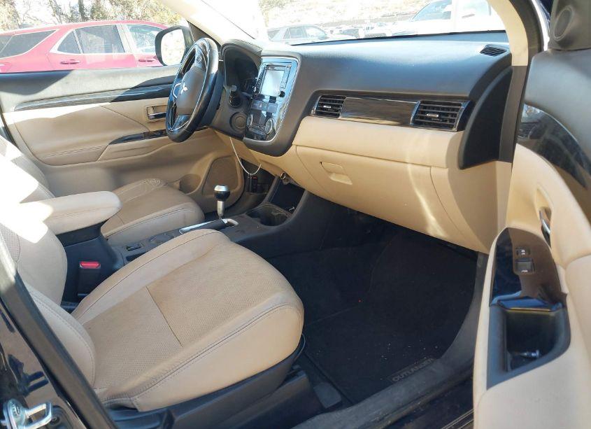 Photo 5 of 2016 Mitsubishi Outlander SEL (VIN JA4AD3A36GZ062179)