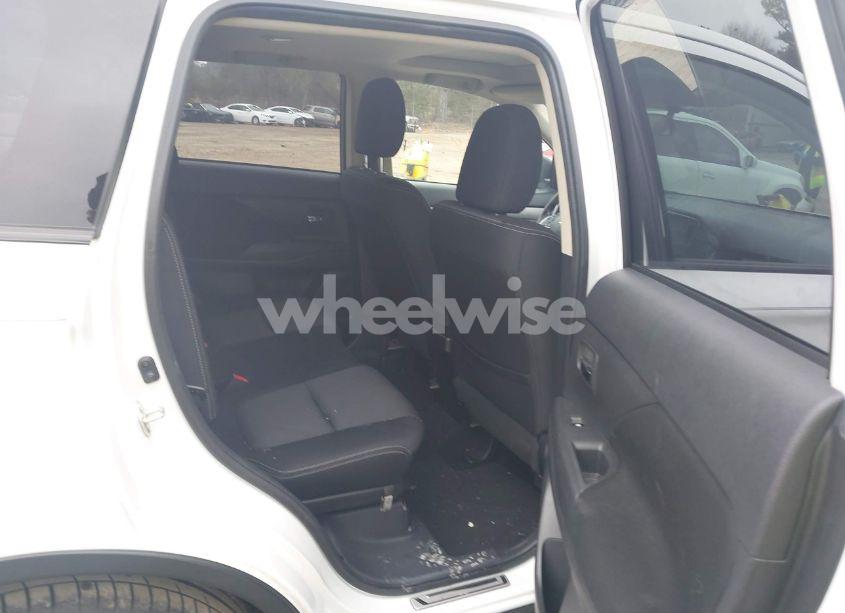 Photo 8 of 2017 Mitsubishi Outlander SE/SEL (VIN JA4AD3A36HZ039163)