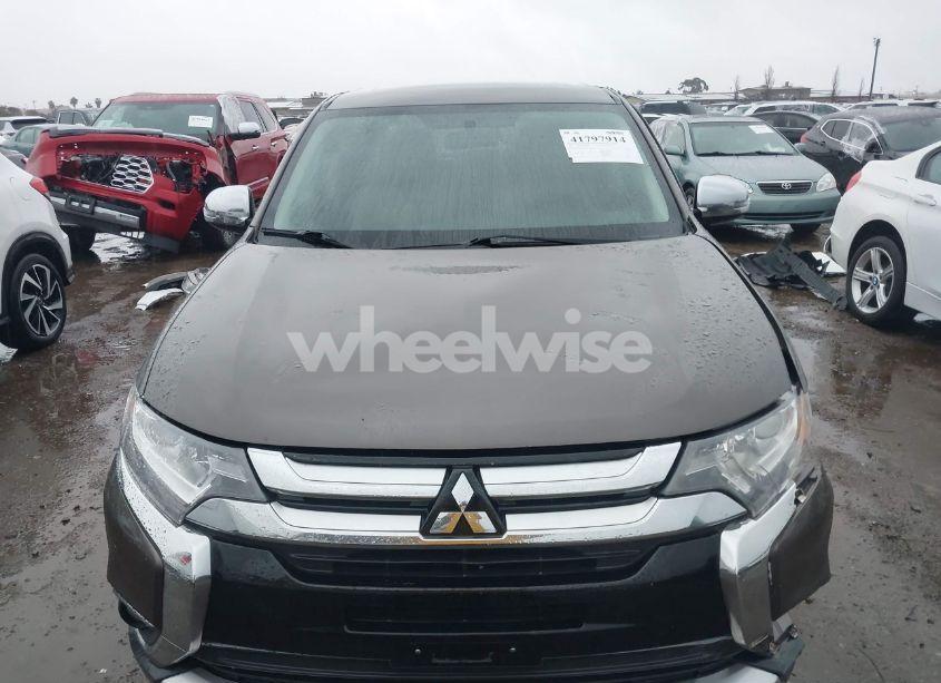 Photo 12 of 2017 Mitsubishi Outlander SE (VIN JA4AD3A36HZ063172)