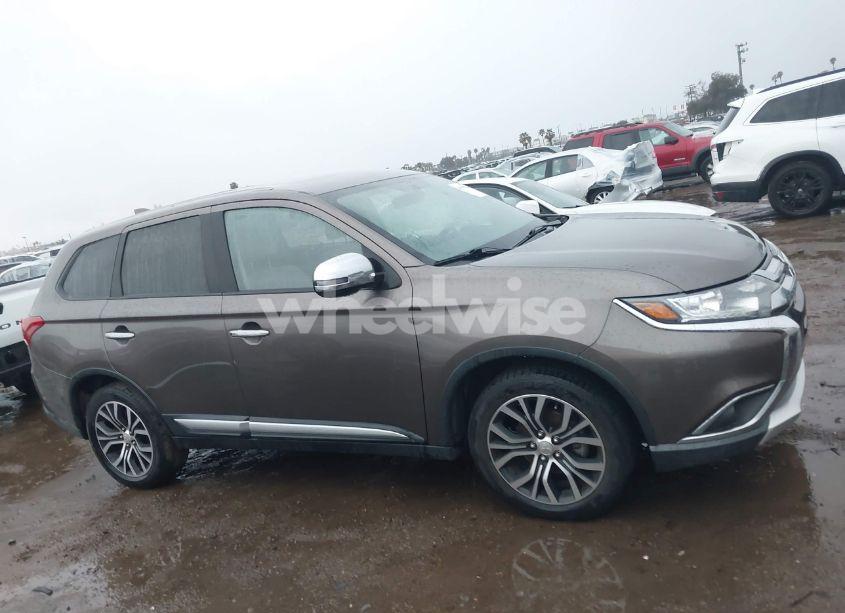 Photo 13 of 2017 Mitsubishi Outlander SE (VIN JA4AD3A36HZ063172)