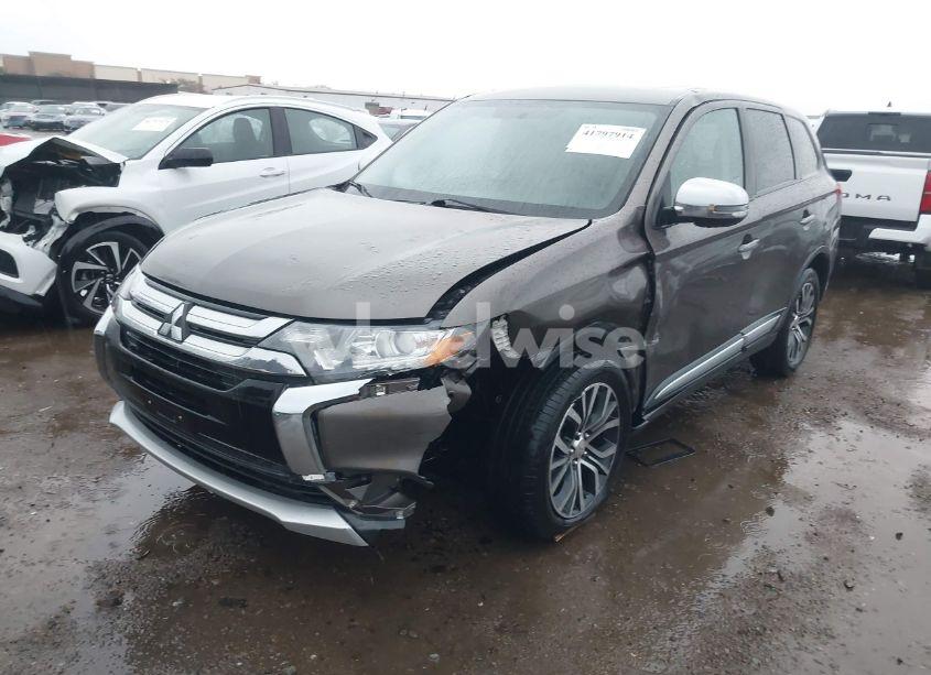 Photo 2 of 2017 Mitsubishi Outlander SE (VIN JA4AD3A36HZ063172)
