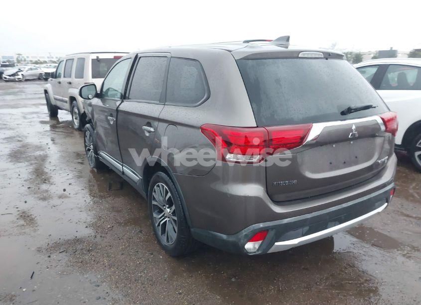 Photo 3 of 2017 Mitsubishi Outlander SE (VIN JA4AD3A36HZ063172)