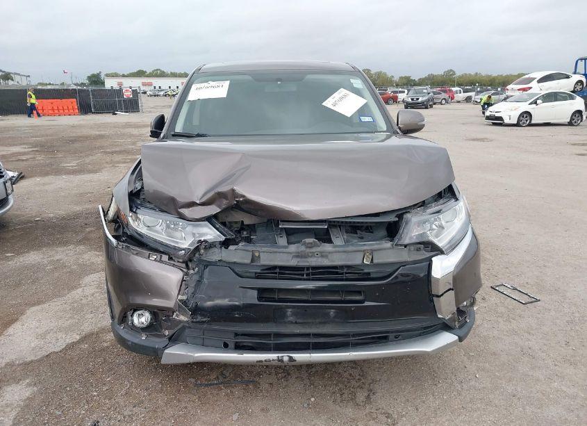 Photo 12 of 2018 Mitsubishi Outlander SE (VIN JA4AD3A36JZ021011)