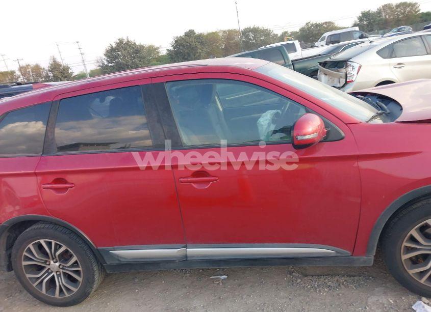 Photo 14 of 2018 Mitsubishi Outlander SE (VIN JA4AD3A36JZ039573)