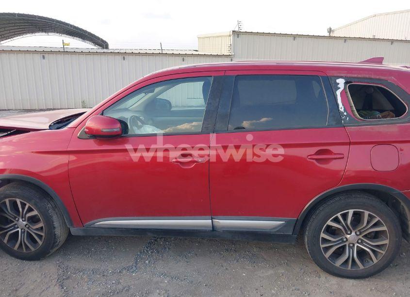 Photo 15 of 2018 Mitsubishi Outlander SE (VIN JA4AD3A36JZ039573)