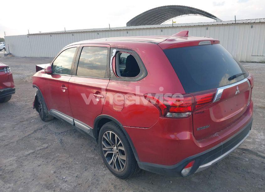 Photo 3 of 2018 Mitsubishi Outlander SE (VIN JA4AD3A36JZ039573)