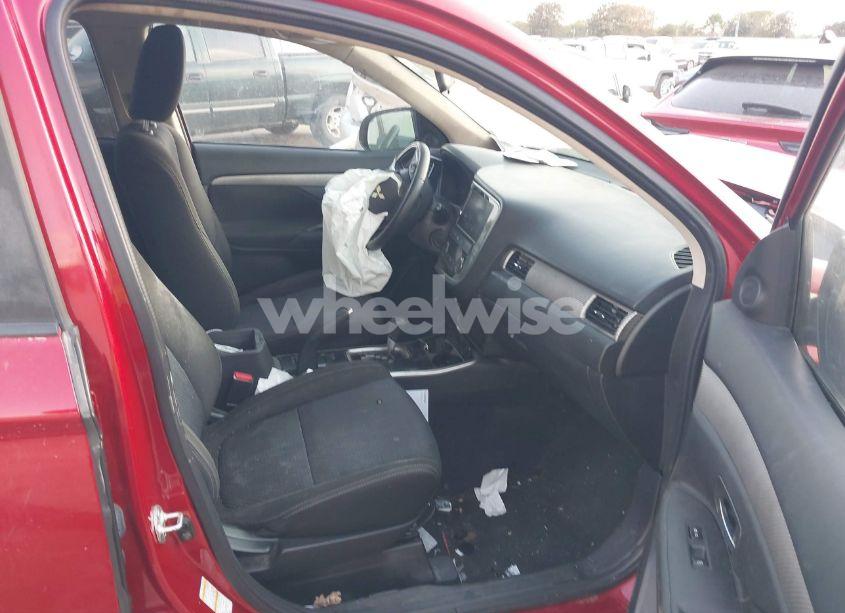 Photo 5 of 2018 Mitsubishi Outlander SE (VIN JA4AD3A36JZ039573)