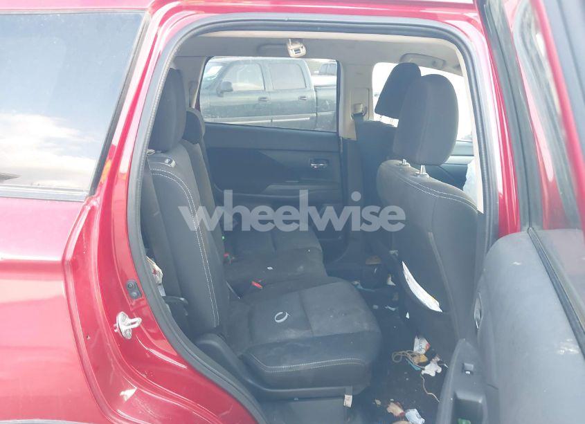 Photo 8 of 2018 Mitsubishi Outlander SE (VIN JA4AD3A36JZ039573)