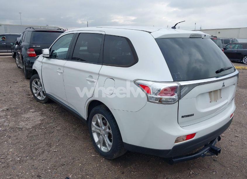 Photo 3 of 2014 Mitsubishi Outlander SE (VIN JA4AD3A37EZ004868)